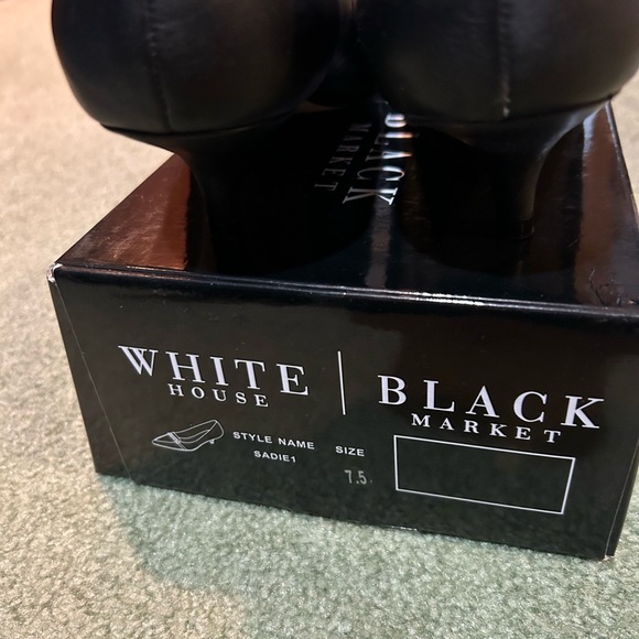 WHITE HOUSE BLACK MARKET Sadie Black And White Heels size 7.5 in Box - Picture 4 of 5